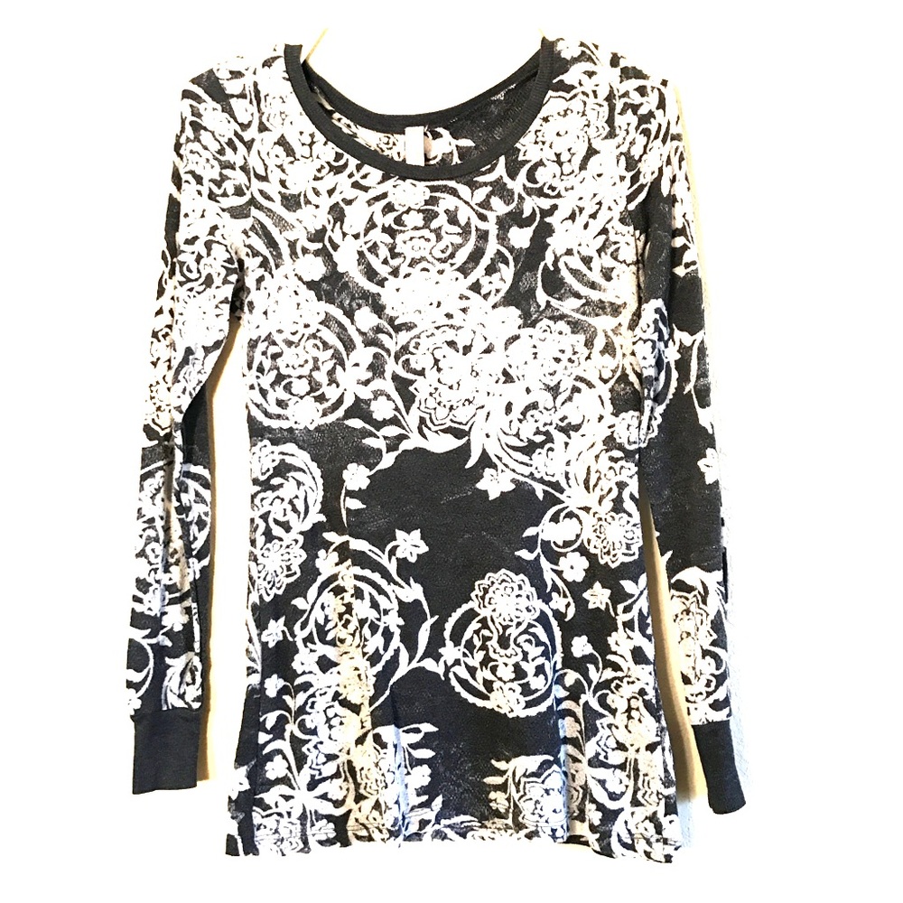 BKE Long Sleeve T-shirt